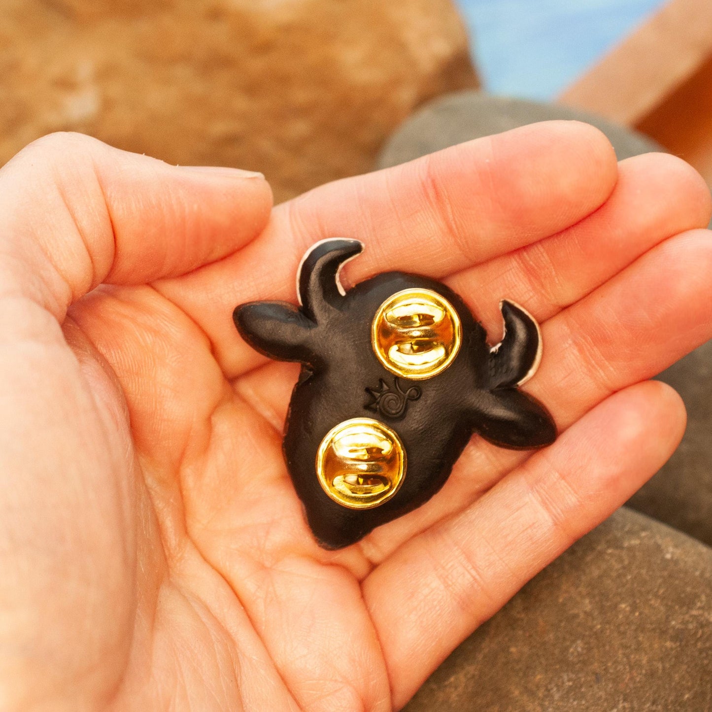 Bison Lapel Pin, Rustic Brown Buffalo Wildlife Accessory, Native American Species Brooch, Western Gift Idea, USA Made by hand, Cute Animal